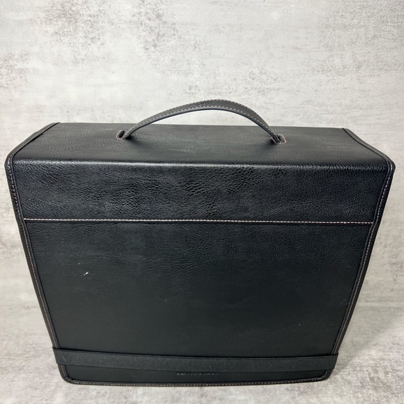 Beauty Binder Makeup Organizer with 3 See Through Files, Cosmetic Display - Picture 2 of 16